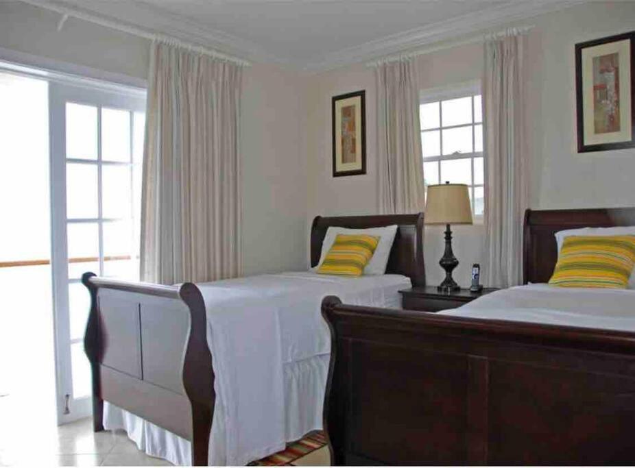 Bianca Bay 3 Bedroom West Coast Beach Front Villa 圣詹姆斯 外观 照片